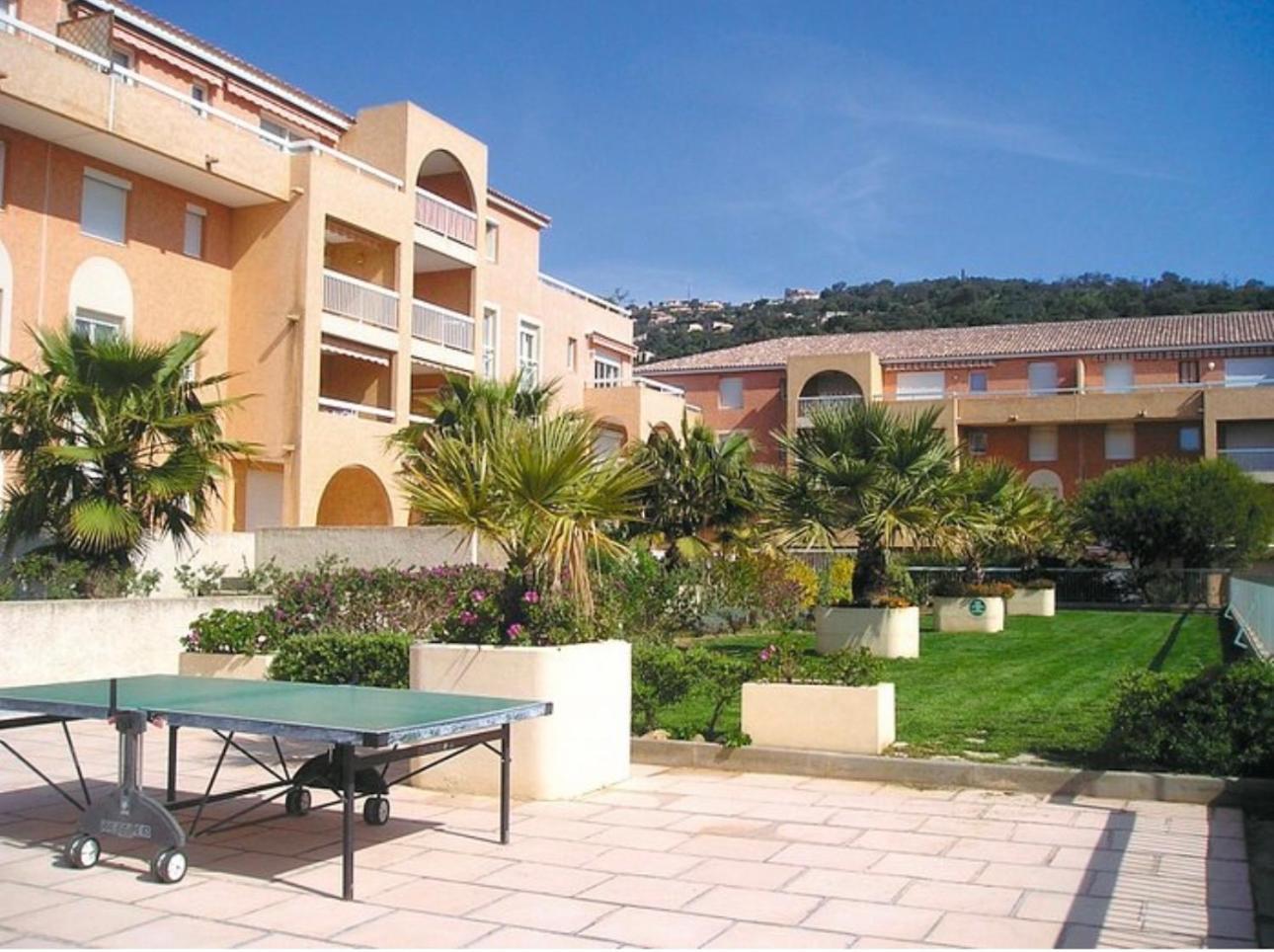 Appartement Residence Santa Barbara Avec Piscine Et A 750M De La Plage Cavalaire-sur-Mer Exterior photo